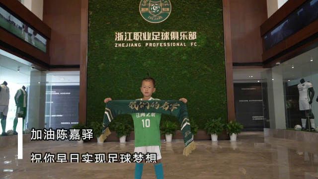 为了通过审查，大家都只能拍一些随大流的商业电影，讲述波斯式的复杂故事。